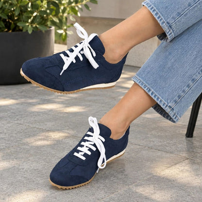 Sneakers | 3282
