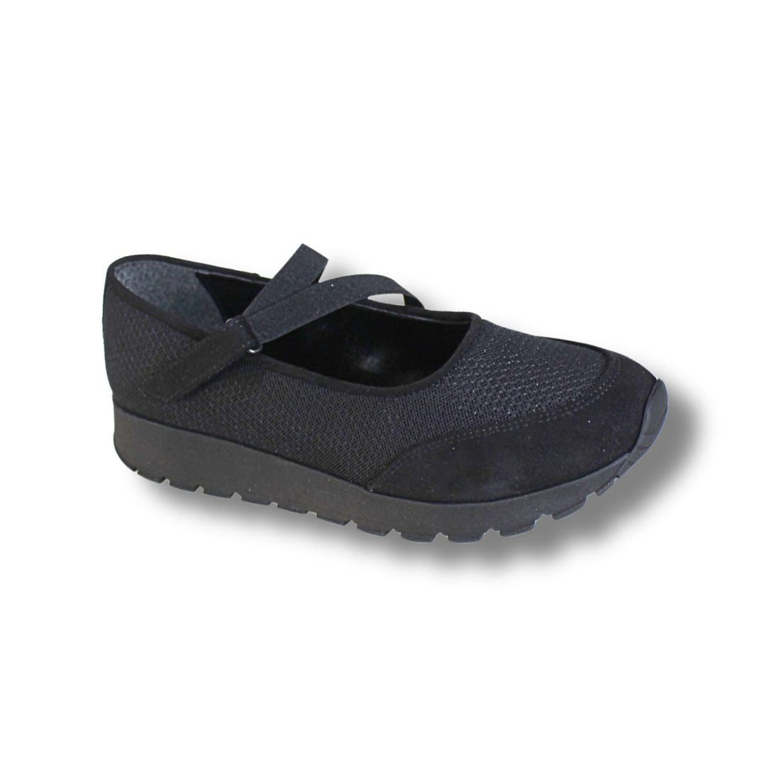 Sneakers | 3383
