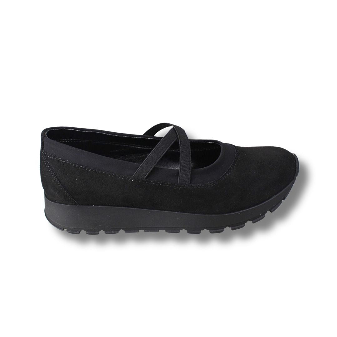 sneakers | 3384