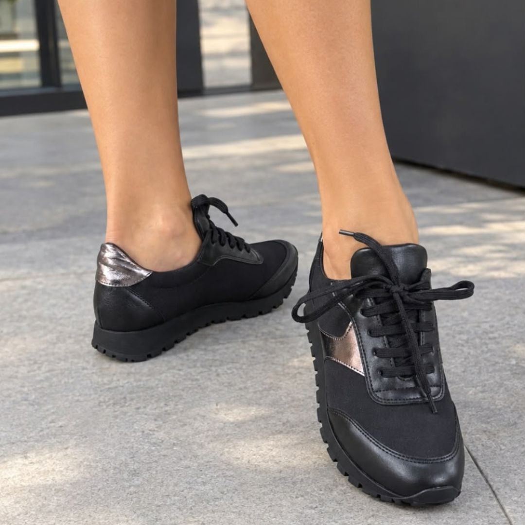 Sneakers | 3382