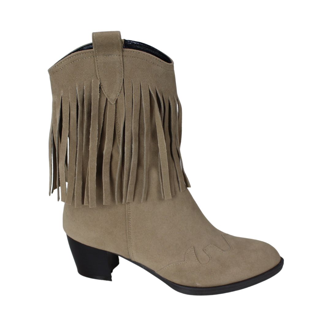 Boots  | 2558