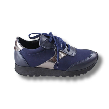 Sneakers | 3382