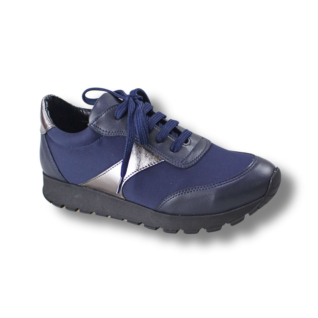 Sneakers | 3382