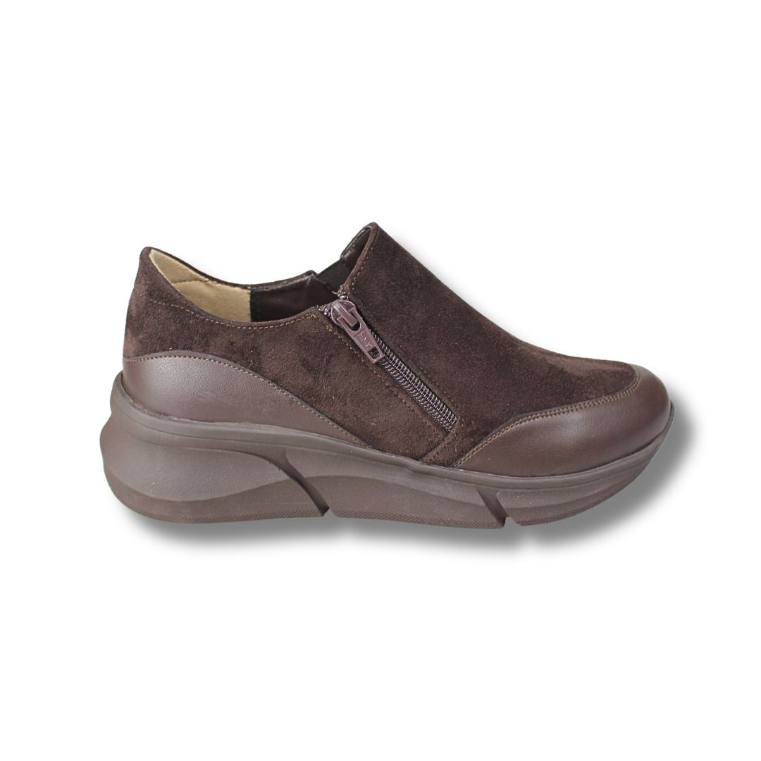 Sneakers | 94082