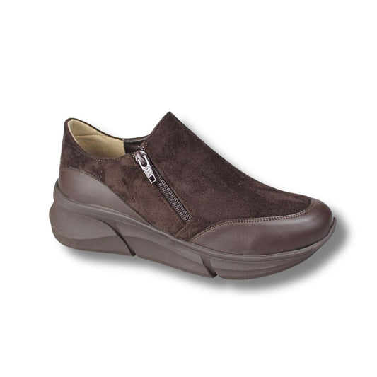 Sneakers | 94082