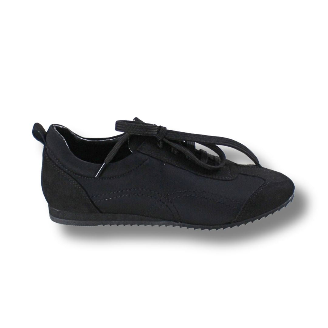 Sneakers | 3282