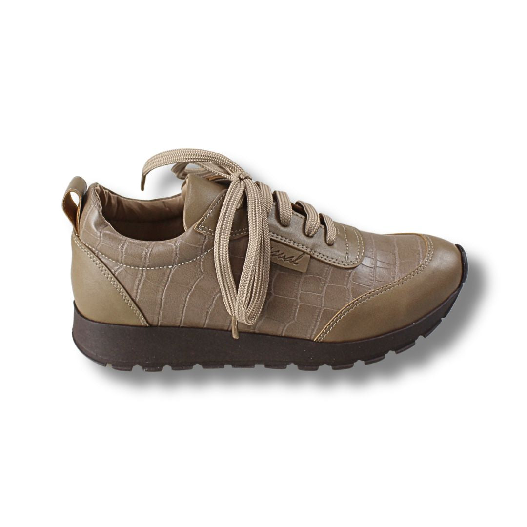 Sneakers | 3380