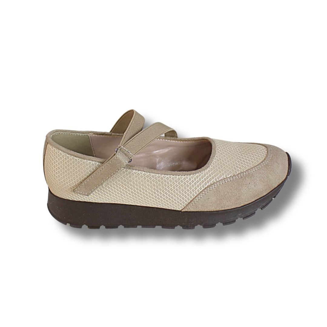 Sneakers | 3383