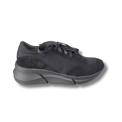 Sneakers | 94081