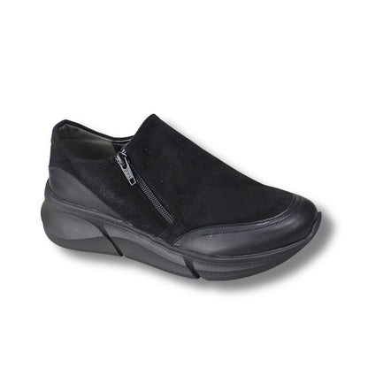 Sneakers | 94082