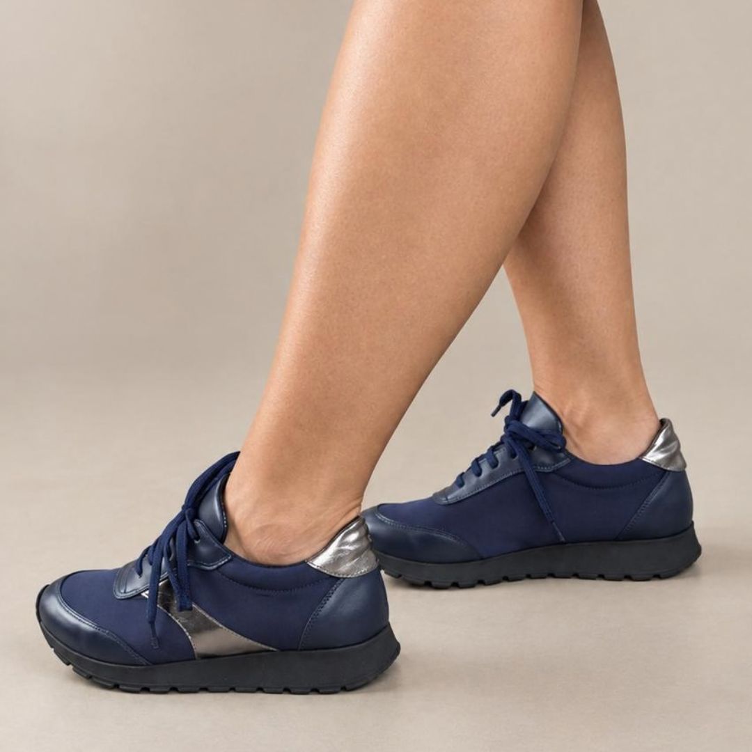 Sneakers | 3382