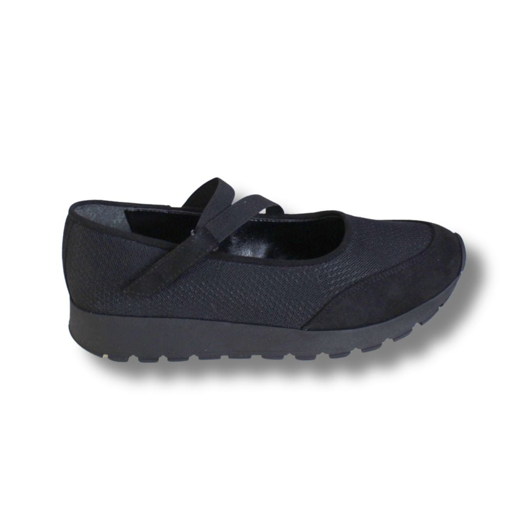 Sneakers | 3383