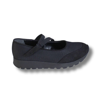 Sneakers | 3383